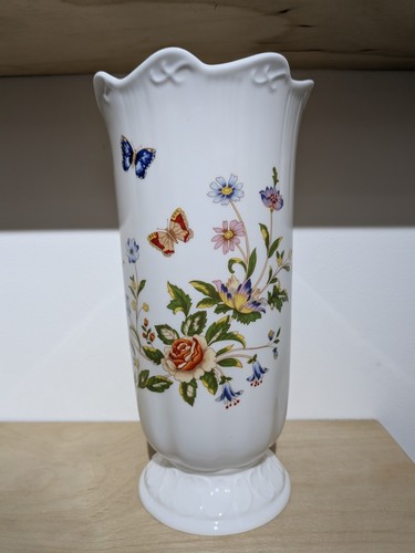 Vintage aynsley cottage - cottage, garden