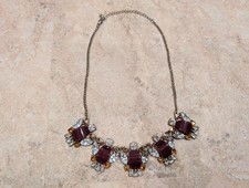H&M Burgundy Costume Jewellery Necklace With Diamante Detail.