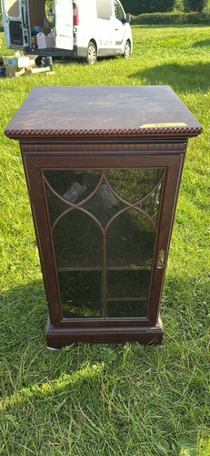 Cabinet old charm - hi, fi