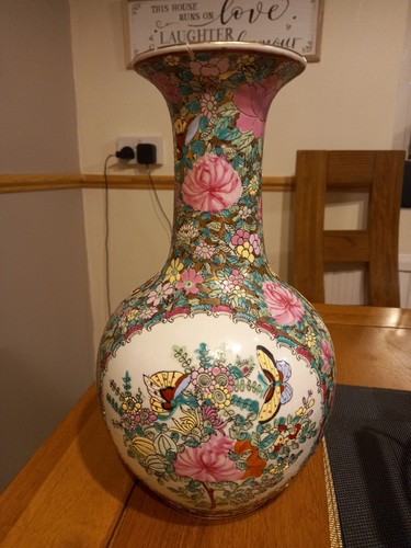 Beautiful vase needs repair - beautiful, vase,