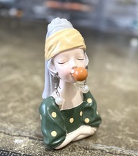 Waldor Girl Blowing Bubbles Creative Decorative Figurine Ornament Home Decor 