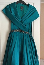 Adrianna Papell Emerald Gown