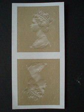 GB - QE2 blank Horizon pair of labels, Full Machin Head gold print,S/A,  unused