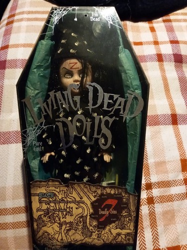 Living dead dolls - living,