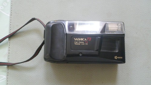 Yashica 35mm camera - camera, carl