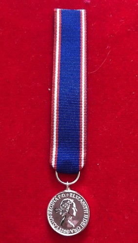 Royal victorian medal - medal,
