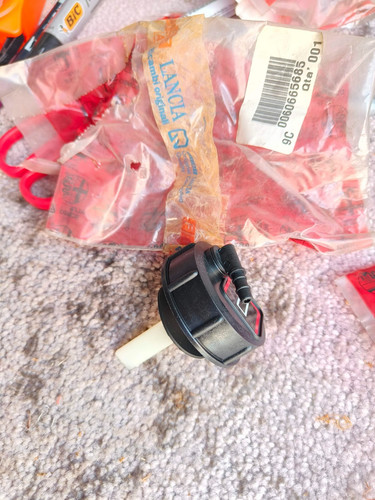 Original 60665685 oil tank cap - original,