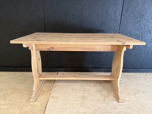 Stripped pine table - stripped,