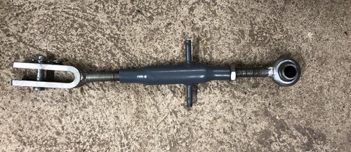 Adjustable levelling arm - levelling, cat