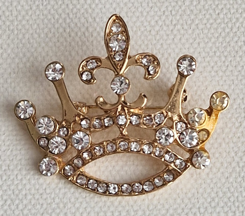 Stunning gold tone crystal - stunning,