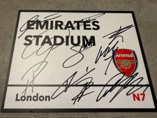 SQUAD SIGNED ARSENAL METAL