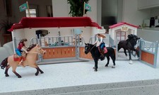 Schleich Stable Block and Single Stall 3 Horses 2 Riders with Tack Bundle VGC