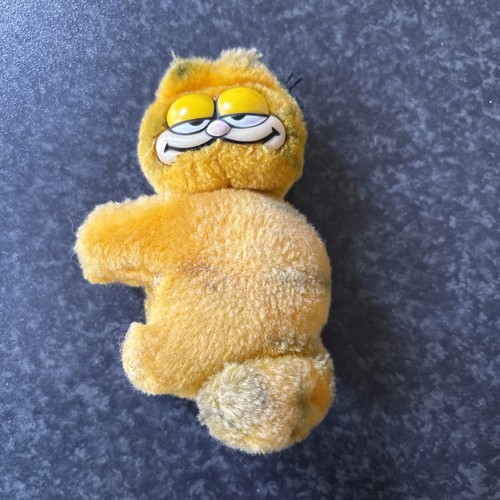 Garfield squeeze plush - garfield, 1976