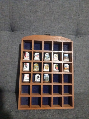 Thimble display case and - display, 13