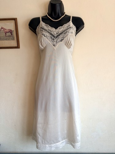 Vintage 1960s cream nylon - vintage,