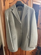 Derby house 100 - house, wool