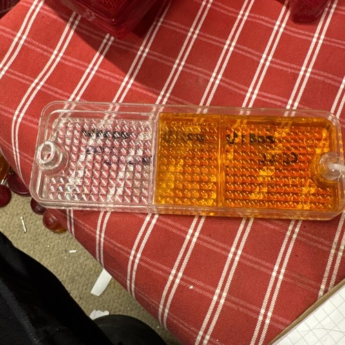 Front bumper lamp signal - front,