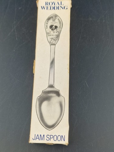 Vtg 1981 royal - royal, wedding