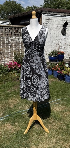 Very pretty desigual black - very,