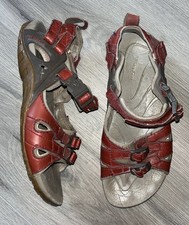 Women’s merrell sandals size 4