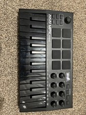 Akai Professional MPK Mini MK3 USB MIDI keyboard controller 25-key 8 pads black