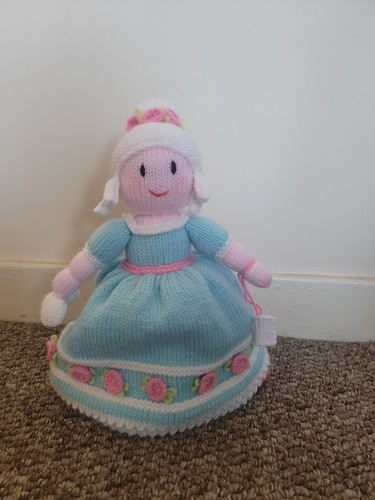 Knitted topsy turvy - knitted, topsy-turvy