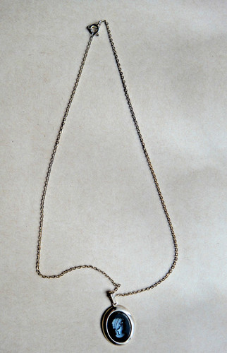 Vintage gold tone intaglio - gold,