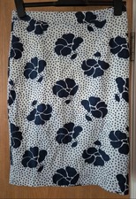 Boden floral pencil skirt with polka dots 98% cotton