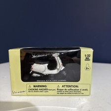 Newray 1:32 Die Cast Vespa ET4