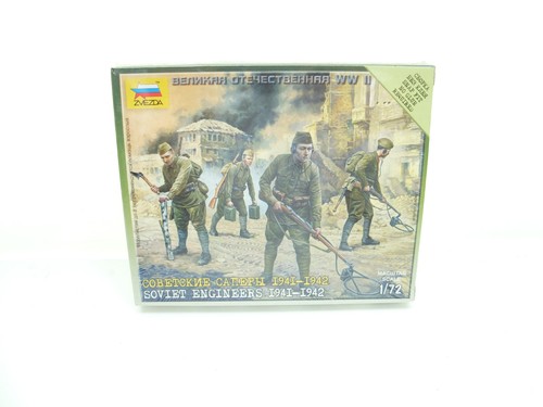 Zvezda soviet engineers 72 - soviet,