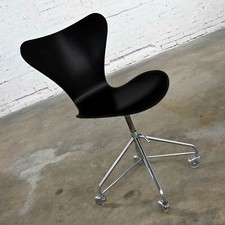 Scand Modern Arne Jacobsen