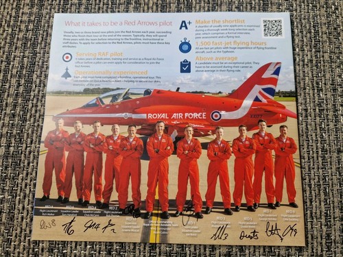 Red arrows signed - red, booklet