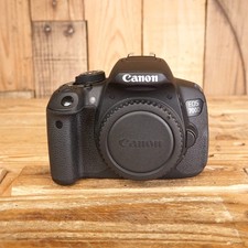 Used Canon EOS 700D DSLR