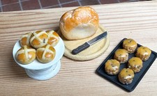 Dolls house miniature 1:12 loaf of bread + knife, hot cross buns + scones