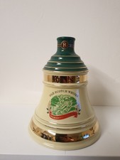 Bell's Old Scotch Whiskey Arthur Bell & Sons Decanter Christmas 1996 Wade Empty
