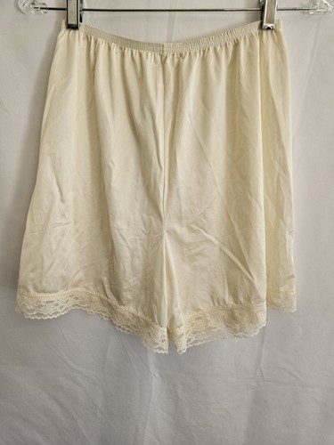 Vtg vanity fair - vanity,