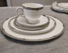 NEW Wedgwood Amherst 5-piece