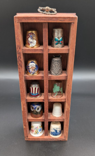 Small vintage thimble wooden - small,
