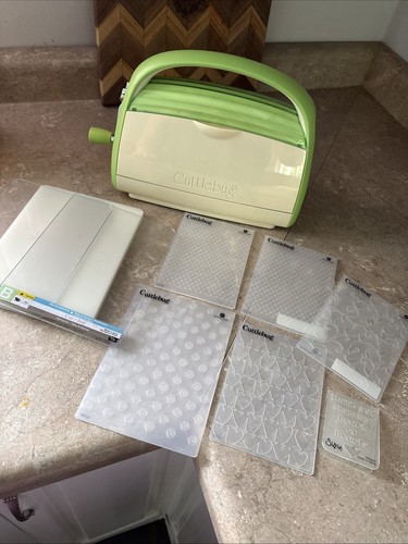 Cricut cuttlebug embosser die - cricut,