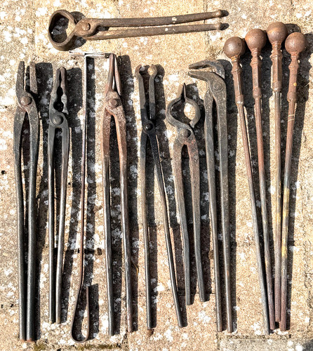 Blacksmith tongs tools set - , of
