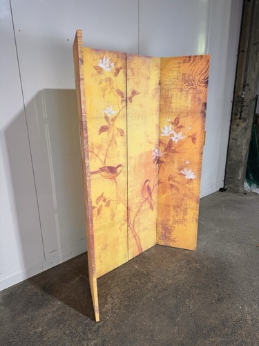 Yellow decorative panel room - yellow,