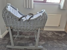 Clair de lune grey noah pod in grey &  rocking stand