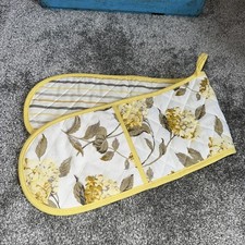 Laura Ashley  Camomile yellow