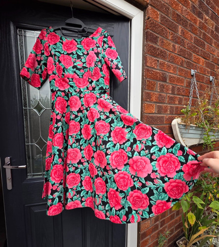 Hell bunny bnwt pink - pink/red, roses