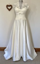 37 ⚪️ Clementine by Alan Hannah  |  Size 10/12  |  Ivory Wedding Dress