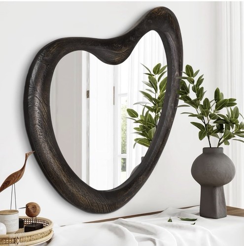 Irregular asymmetrical wall - irregular,