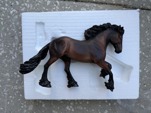Rare new model horse resin - model,