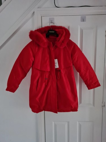 Tiktok shop women - tiktok, red