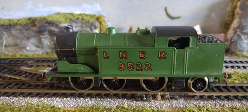Wrenn w2217 lner green 9522 - green,