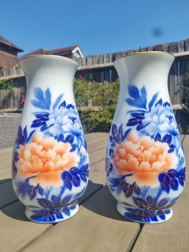 Pair vintage fukagawa arita - pair,